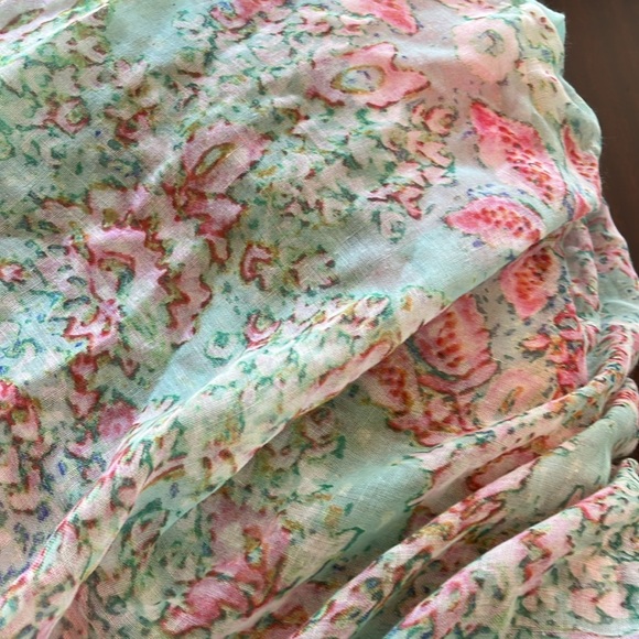 Women’s Beautiful Pastel Scarf/Wrap - Picture 6 of 7
